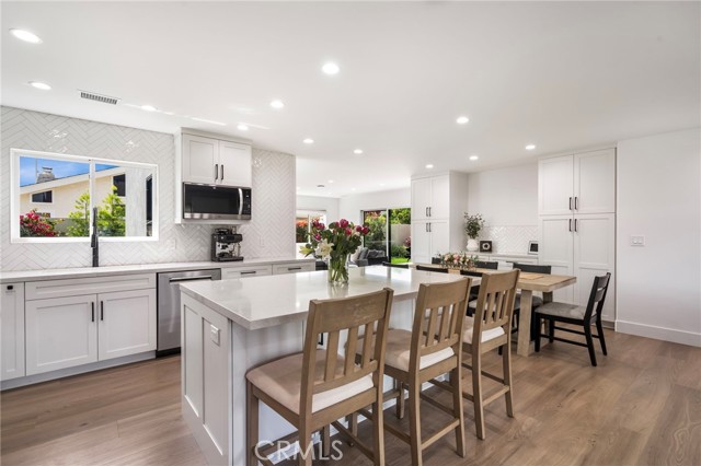 Detail Gallery Image 9 of 45 For 17551 Griffith, Huntington Beach,  CA 92649 - 4 Beds | 3 Baths