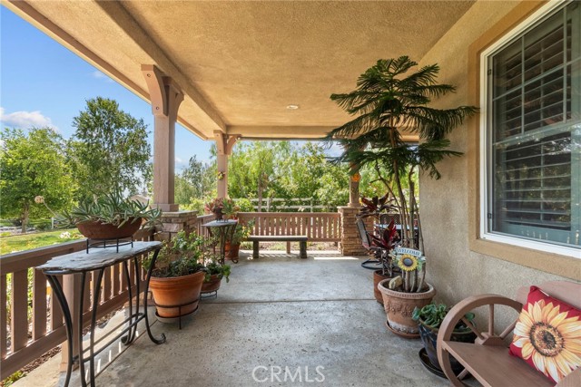 30444 Hidden Valley Court, Castaic CA: https://media.crmls.org/medias/bb955265-21d1-4916-baef-0e75e59fd038.jpg