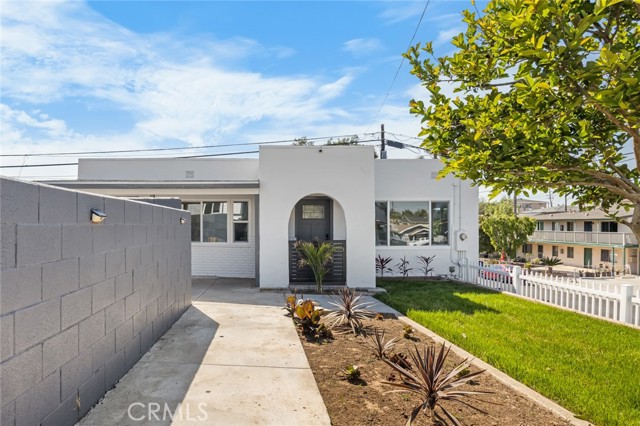 201 S Melrose Street, Placentia CA: https://media.crmls.org/medias/bb957197-8fdc-4cd0-a505-b84fa8504f2d.jpg