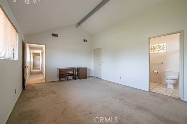 Detail Gallery Image 9 of 27 For 17530 Tulsa St, Granada Hills,  CA 91344 - 5 Beds | 3/1 Baths