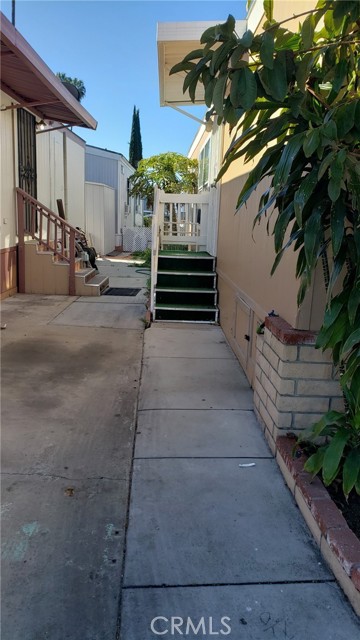 Photo 33