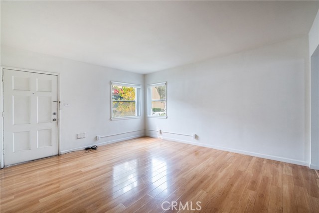 705 E California Avenue, Glendale CA: https://media.crmls.org/medias/bb97b33a-ab69-4714-acc1-5922ea18d589.jpg