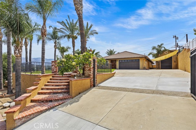 19151 Diplomat Avenue, Corona CA: https://media.crmls.org/medias/bb97ef55-4a3b-4702-b83c-b40f0d0017c7.jpg
