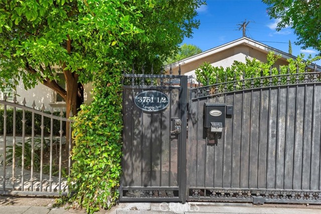 3751 Laurita Avenue, Pasadena CA: https://media.crmls.org/medias/bb983b09-95cd-4f66-95ba-df2fd67941d0.jpg