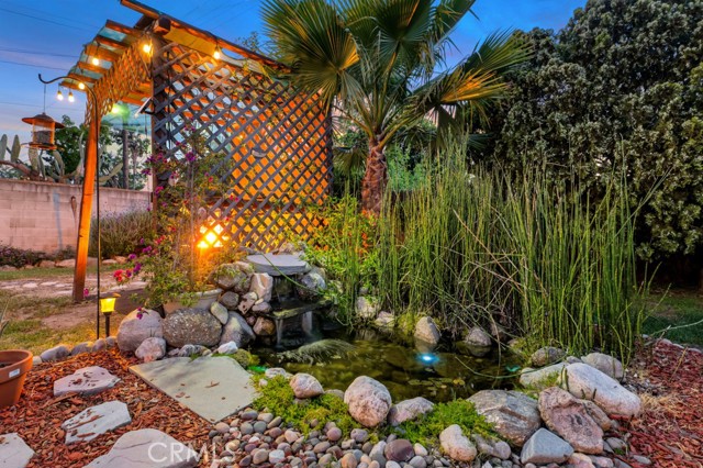 6507 Gentry Avenue, North Hollywood CA: https://media.crmls.org/medias/bb984c7c-f3bf-4fdf-a454-ba866d7f36b1.jpg