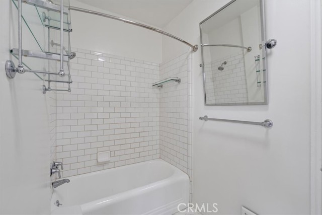 Detail Gallery Image 13 of 21 For 1423 Washington Ave #1,  Santa Monica,  CA 90403 - 2 Beds | 1 Baths