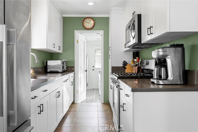 Detail Gallery Image 8 of 20 For 17430 Tulsa St, Granada Hills,  CA 91344 - 3 Beds | 2 Baths