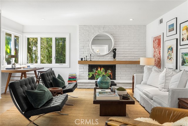 Detail Gallery Image 7 of 29 For 17601 Sherbrook Dr, Tustin,  CA 92780 - 3 Beds | 2/1 Baths