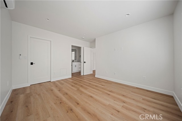 Detail Gallery Image 10 of 27 For 10323 Eldora, Sunland,  CA 91040 - 5 Beds | 4 Baths