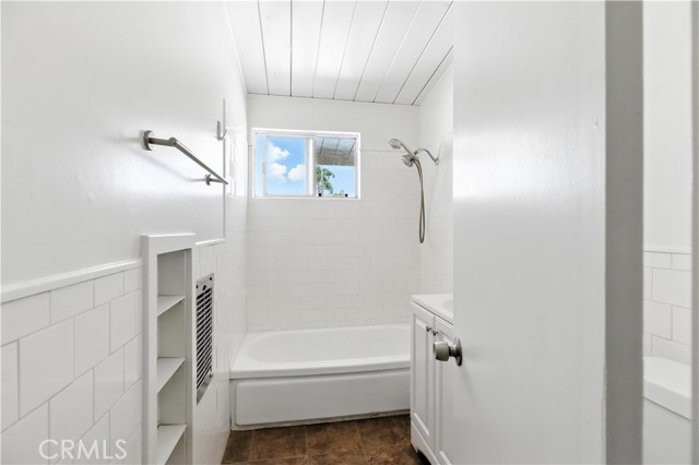 Detail Gallery Image 12 of 20 For 4040 Grand View Bld #41,  Los Angeles,  CA 90066 - 2 Beds | 1/1 Baths