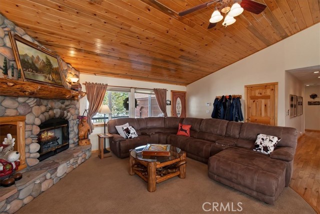 Detail Gallery Image 11 of 75 For 42545 Pegasus, Big Bear Lake,  CA 92315 - 5 Beds | 4 Baths