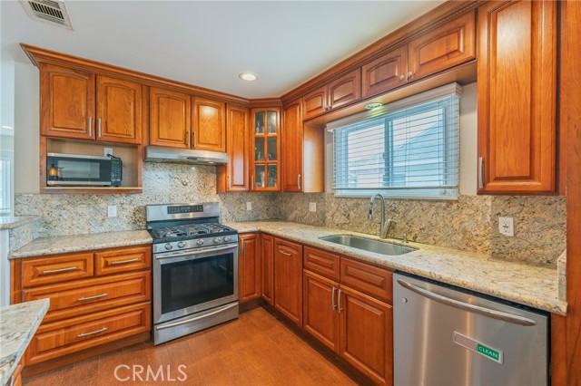 21514 Ellinwood Drive, Torrance CA: https://media.crmls.org/medias/bb9b3b6f-d73c-4e1c-9ecc-aed3e581ced7.jpg