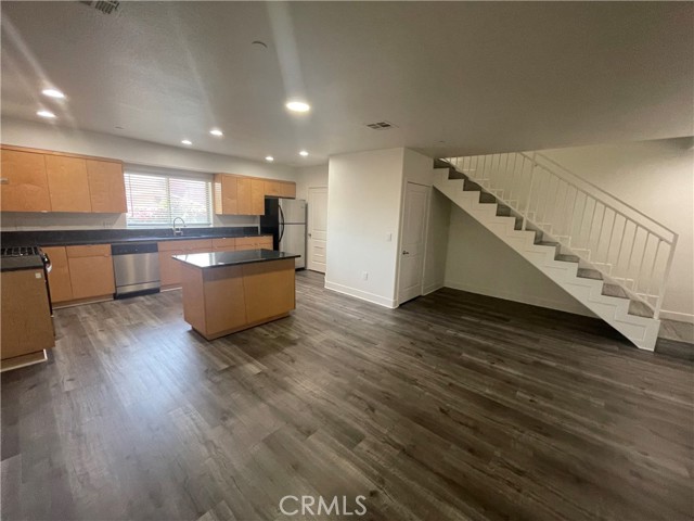 Detail Gallery Image 7 of 33 For 11312 Huston St #8,  North Hollywood,  CA 91601 - 3 Beds | 2/1 Baths