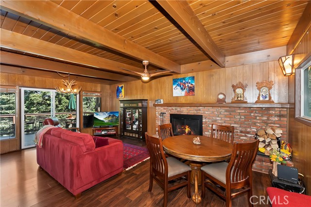 Detail Gallery Image 5 of 43 For 137 Grizzly Rd, Lake Arrowhead,  CA 92352 - 3 Beds | 2 Baths