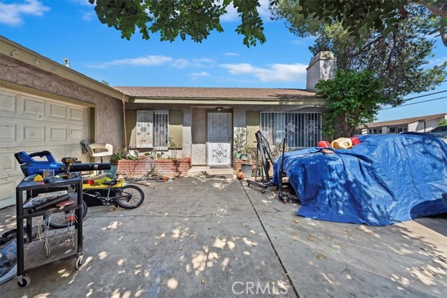 435 Leverett Avenue, La Puente CA: https://media.crmls.org/medias/bb9c3f69-068b-4f47-bd6b-c4b7845c2893.jpg