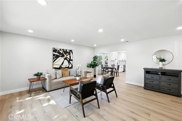 9533 Paramount Boulevard, Downey CA: https://media.crmls.org/medias/bb9c4a22-ea84-4596-9d5e-d38b1de33984.jpg