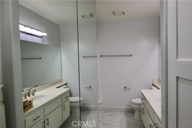 Detail Gallery Image 4 of 5 For 18716 Vista Del Canon #C,  Newhall,  CA 91321 - 2 Beds | 2/1 Baths