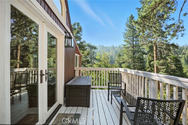 782 Virginia Court, Lake Arrowhead CA: https://media.crmls.org/medias/bb9e690f-86c4-4a2f-9b17-89a9771af19c.jpg