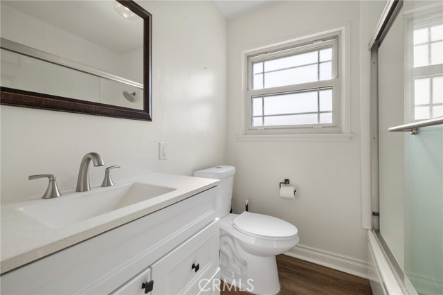 2109 N Dymond Street, Burbank CA: https://media.crmls.org/medias/bb9f6424-d1fd-4a0f-9d43-6b5eb66d09b4.jpg