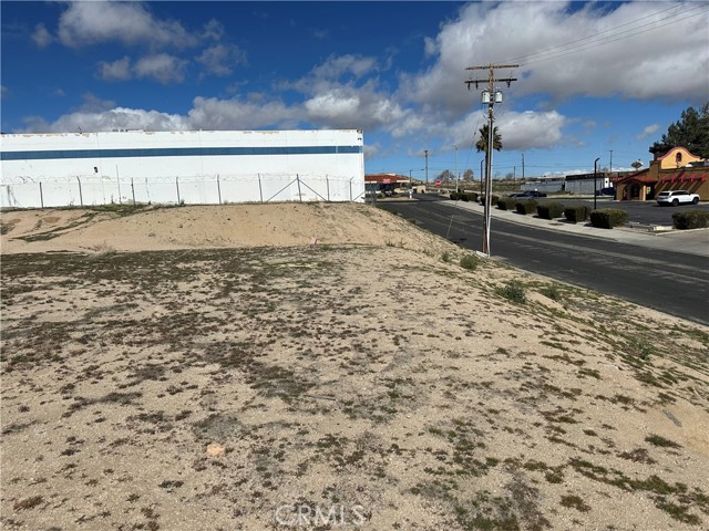 15095 7th Street, Victorville, California 92395, ,Commercial Sale,For Sale,15095 7th Street,CRIV24044327