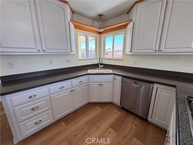 417 Fenoak Drive, Barstow CA: https://media.crmls.org/medias/bba04b8a-d2ff-4371-b26f-4533b2a80359.jpg