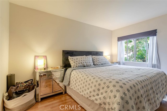 Detail Gallery Image 17 of 36 For 5460 White Oak, Encino,  CA 91316 - 2 Beds | 2 Baths