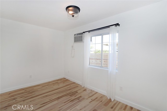 Image 45 of 71 For 1361 Armadale Avenue