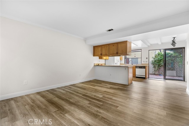 Detail Gallery Image 15 of 46 For 1102 San Juan St #B,  Tustin,  CA 92780 - 2 Beds | 2/1 Baths
