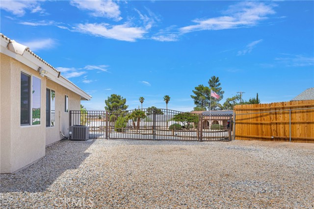 19410 Allegheny Court, Apple Valley CA: https://media.crmls.org/medias/bba15773-32d0-423b-a6ec-1abc141d5c67.jpg