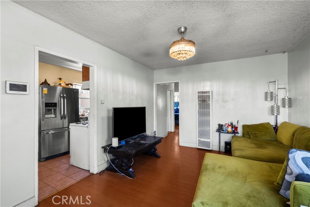 908 W 132nd Street, Compton CA: https://media.crmls.org/medias/bba15c42-6e58-4552-b686-237cd87dc744.jpg