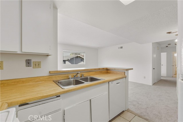 Detail Gallery Image 9 of 28 For 995 Amistad #D,  El Cajon,  CA 92019 - 2 Beds | 1 Baths