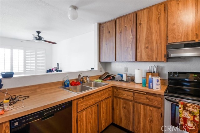 Detail Gallery Image 13 of 27 For 700 W Walnut Ave #17,  Orange,  CA 92868 - 2 Beds | 1 Baths