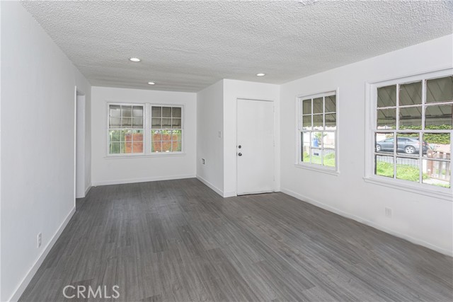 Detail Gallery Image 1 of 33 For 1142 E 119th St, Los Angeles,  CA 90059 - 4 Beds | 2 Baths
