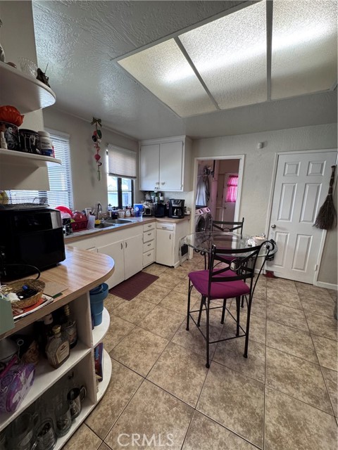 Detail Gallery Image 7 of 28 For 404 N 9th Ave, Upland,  CA 91786 - 5 Beds | 2 Baths