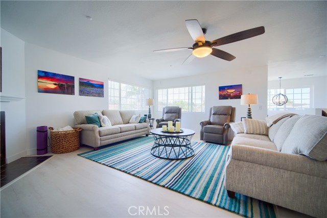 Detail Gallery Image 7 of 27 For 308 13th St, Seal Beach,  CA 90740 - – Beds | – Baths