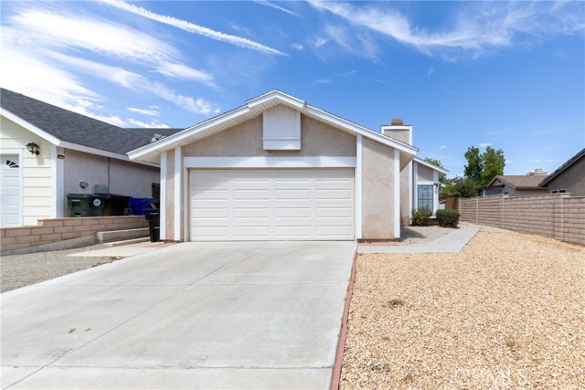 Detail Gallery Image 1 of 29 For 16880 Glennaire Ave, Victorville,  CA 92395 - 3 Beds | 2 Baths