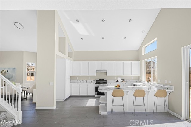 Detail Gallery Image 7 of 44 For 5768 Monaco, Palmdale,  CA 93552 - 4 Beds | 2/1 Baths