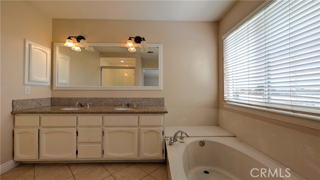 Detail Gallery Image 25 of 49 For 13055 Riverview Dr, Victorville,  CA 92395 - 3 Beds | 2/1 Baths