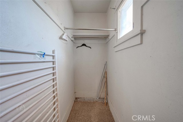 1715 Cherry Street, Bakersfield CA: https://media.crmls.org/medias/bba566c3-87a7-4b1f-a8f3-a6d2b8a8973b.jpg