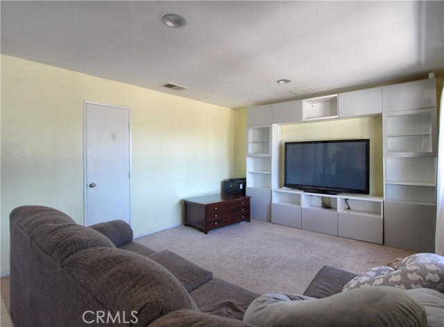 Detail Gallery Image 7 of 20 For 12981 Ojai Rd, Apple Valley,  CA 92308 - 3 Beds | 2 Baths