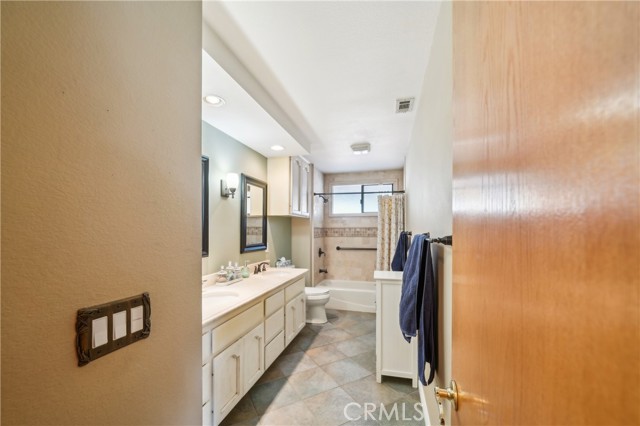 13319 Waco Ln, Apple Valley CA: https://media.crmls.org/medias/bba5f673-7f70-4da5-bb83-1c6b9d35be62.jpg