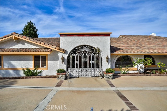 Detail Gallery Image 6 of 75 For 1233 Coronet Dr, Riverside,  CA 92506 - 5 Beds | 4/2 Baths