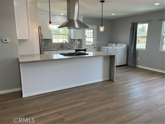 376 N Lime Street, Orange CA: https://media.crmls.org/medias/bba82844-5a27-4439-9be9-3cfc83ca9ed0.jpg