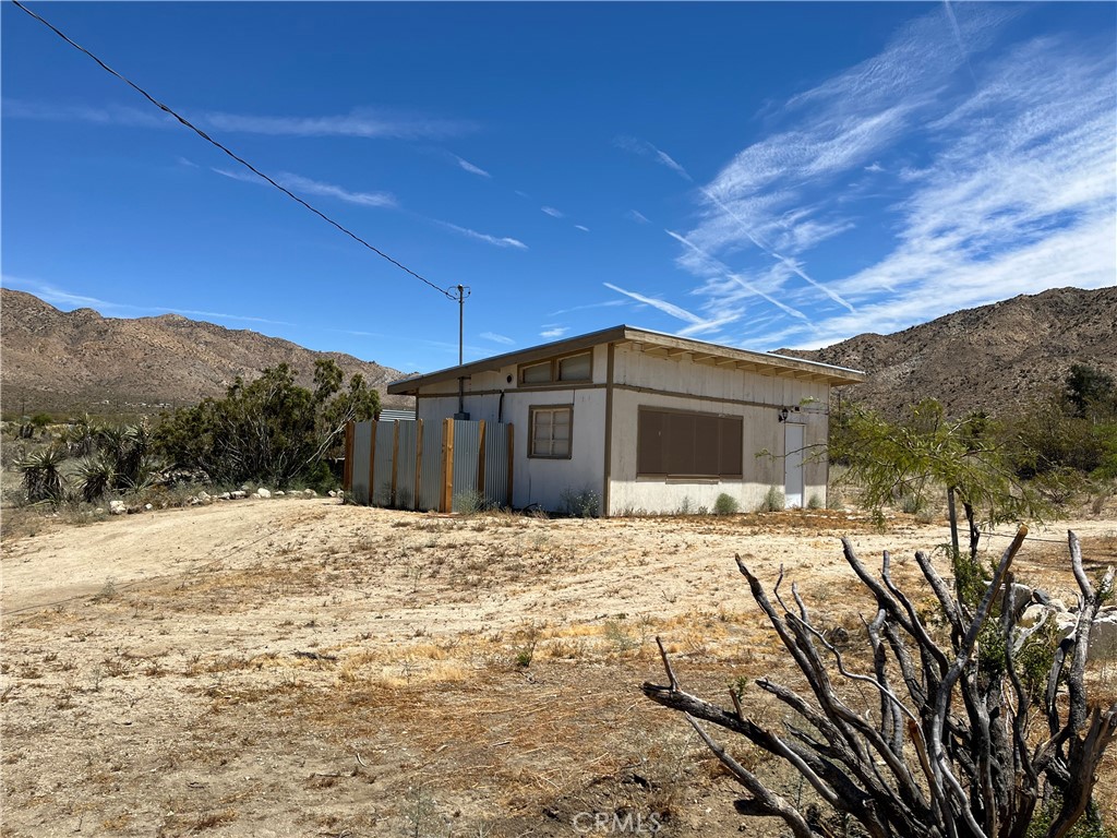 9085 Crater Road, Morongo Valley, CA 92256