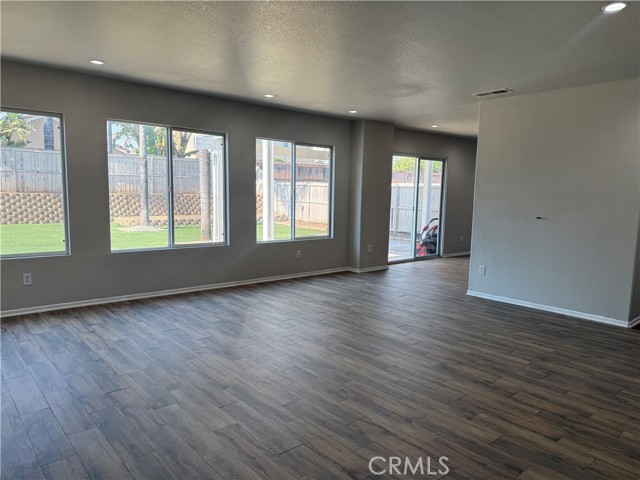 23100 Harbor Seal Court, Wildomar CA: https://media.crmls.org/medias/bba86e3a-4d6a-450d-a077-797d2708c351.jpg