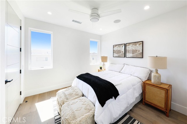 Detail Gallery Image 11 of 24 For 715 Narcissus #2,  Corona Del Mar,  CA 92625 - 2 Beds | 2 Baths