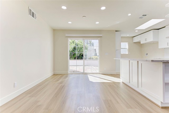 Detail Gallery Image 7 of 27 For 5709 Beck Ave, North Hollywood,  CA 91601 - 2 Beds | 2 Baths