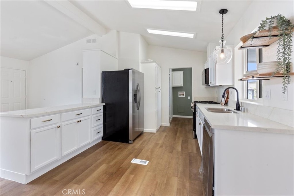 9080 Bloomfield Avenue 272
