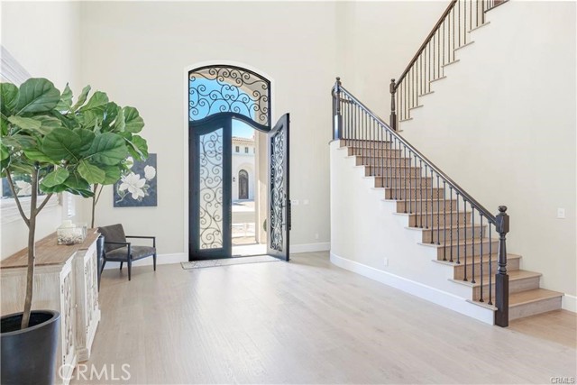 Detail Gallery Image 5 of 30 For 10178 Lightbreeze Cir, Huntington Beach,  CA 92646 - 5 Beds | 5 Baths