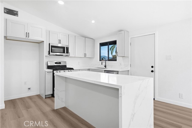 Detail Gallery Image 7 of 27 For 16351 Shadybend Dr, Hacienda Heights,  CA 91745 - 3 Beds | 2 Baths